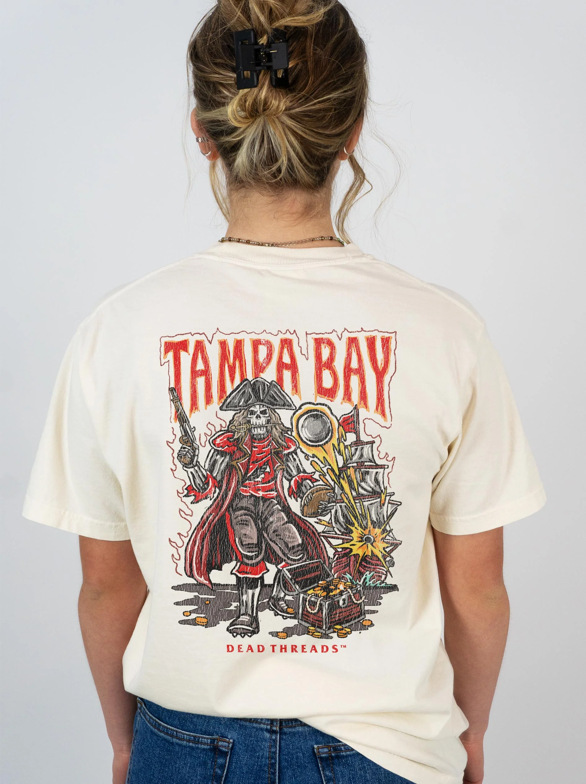 TAMPA BAY FOOTBALL - “3 SKULL” PREMIUM T-SHIRT - Image 12