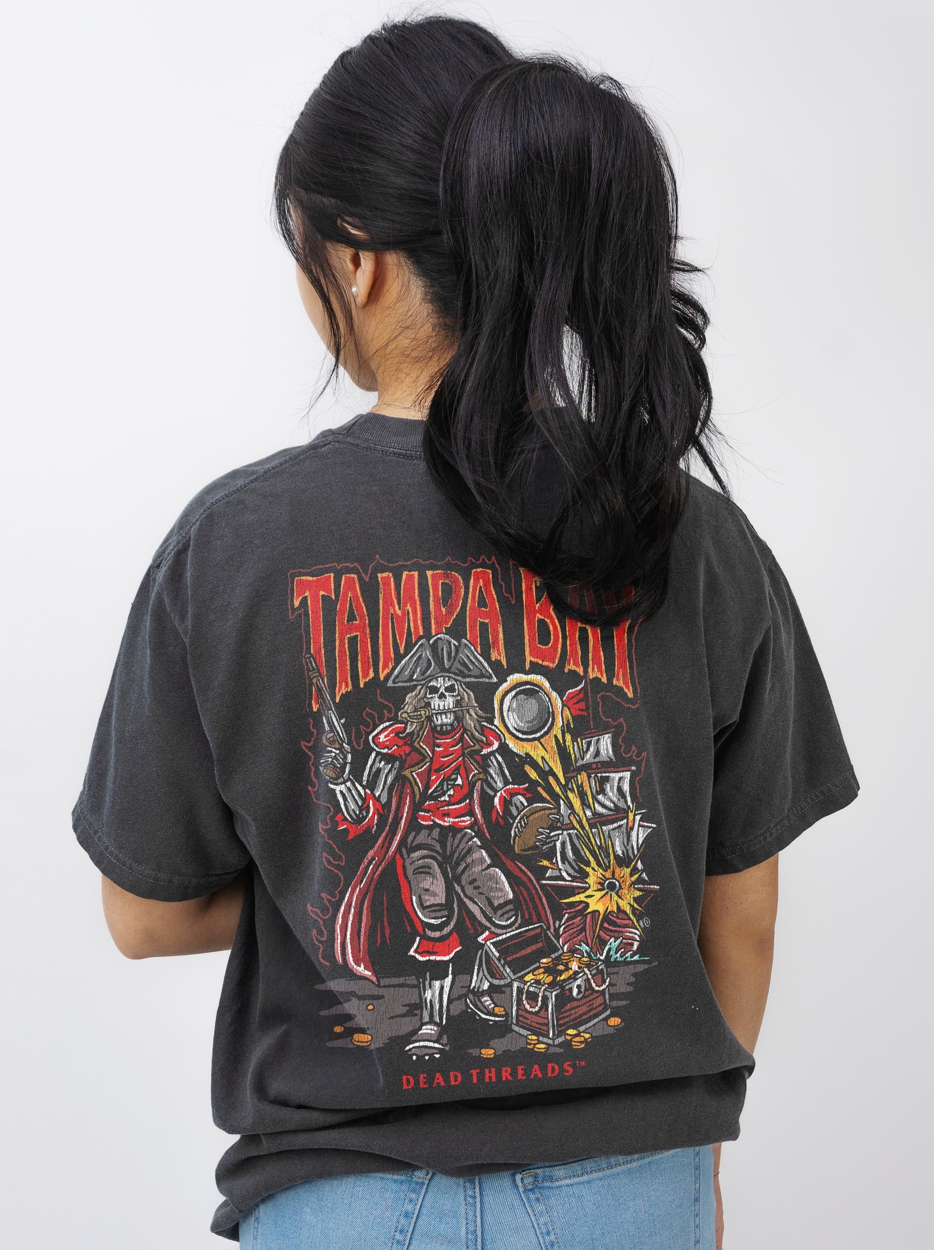 TAMPA BAY FOOTBALL - “3 SKULL” PREMIUM T-SHIRT - Image 4