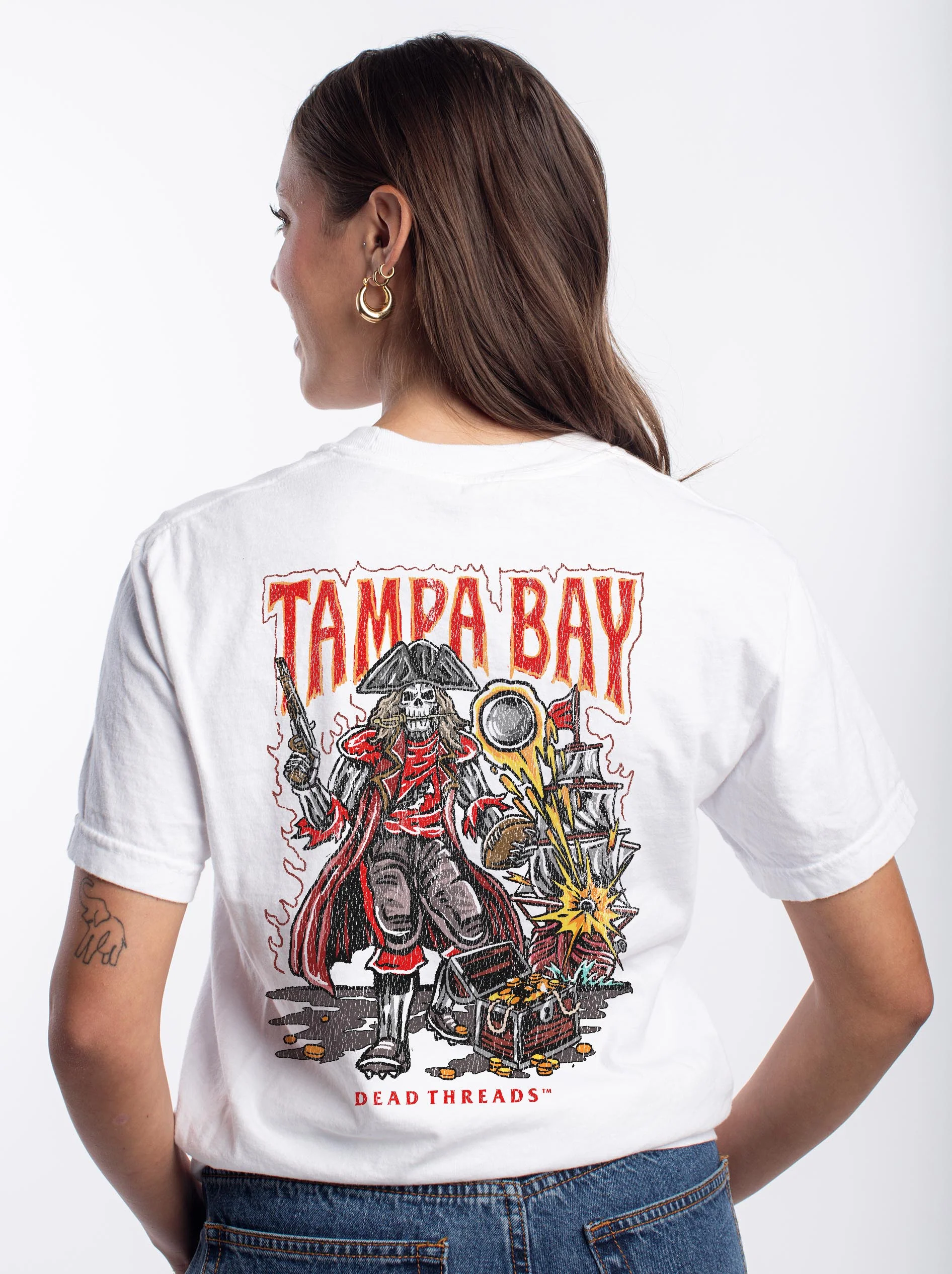 TAMPA BAY FOOTBALL - “3 SKULL” PREMIUM T-SHIRT - Image 9